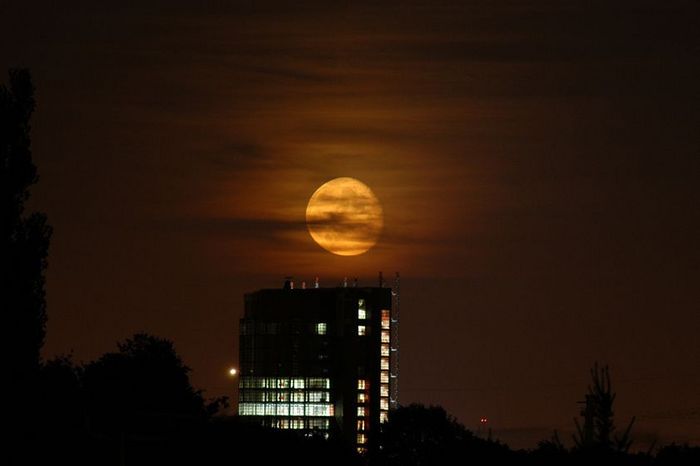 lune 9 oct 06