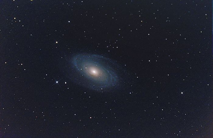 M81 du 25 avril 2010 retraitée